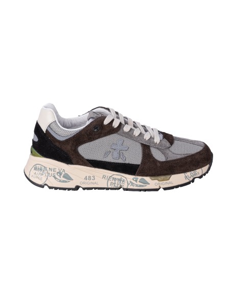 Shop PREMIATA  Scarpe: Premiata sneakers "Mase".
Altezza Suola 4 cm.
Fusbet Interno 28,5 cm.
Suola: 65% EVA 5% TPU 30% Gomma.
Tomaia: 55% Pelle di vitello 45% PA.
Fodera: 100% Pelle di capra.
Fabbricato in Vietnam.. MASE-6422